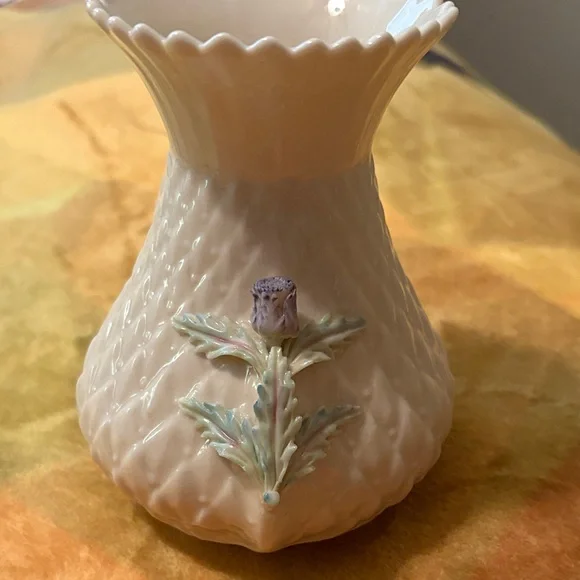 Elegant White Ceramic Vase with Purple Accents , Belleek, Ireland Porcelain - Picture 2 of 6